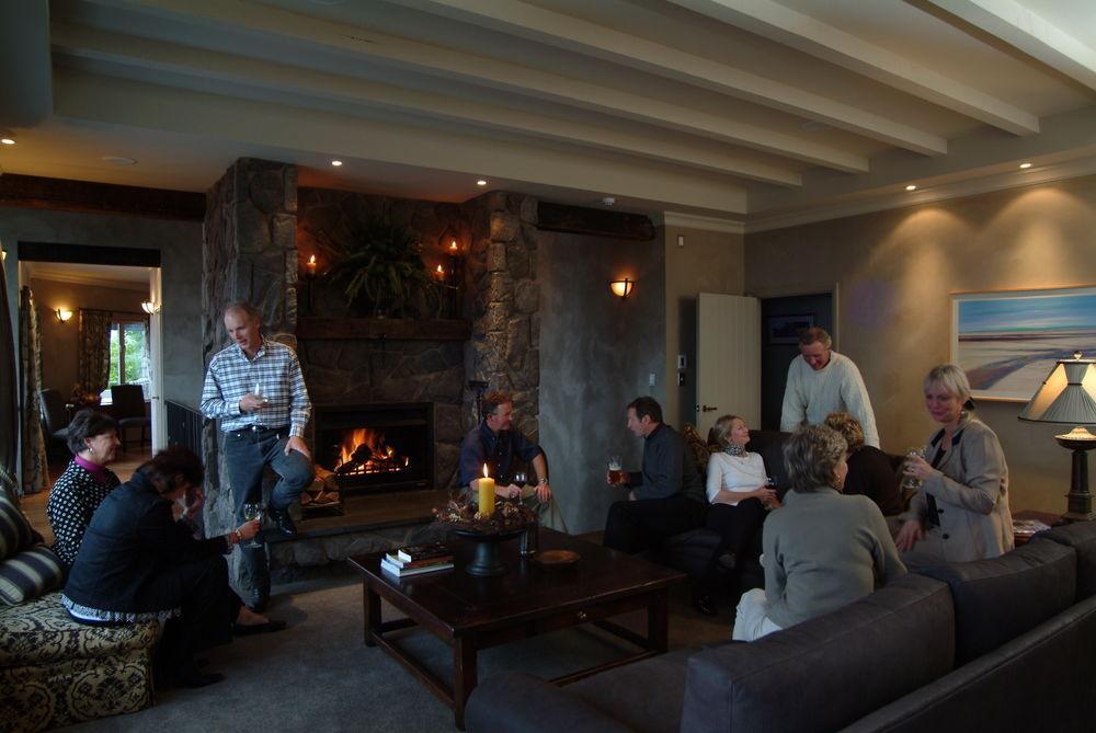 Tauhara Sunrise Lodge Таупо Екстериор снимка