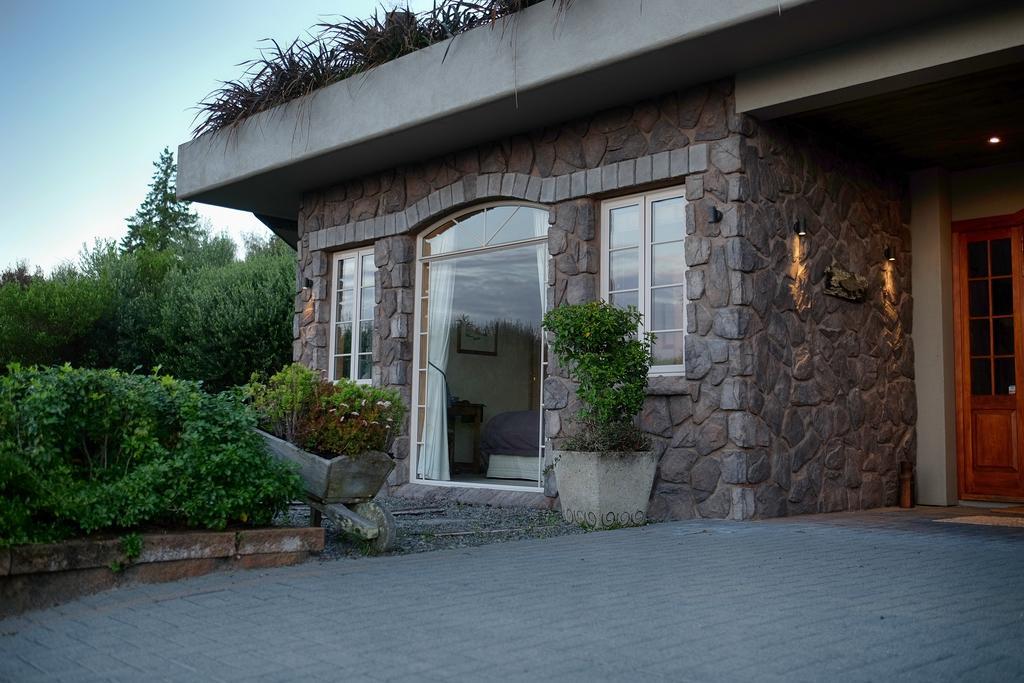 Tauhara Sunrise Lodge Таупо Екстериор снимка