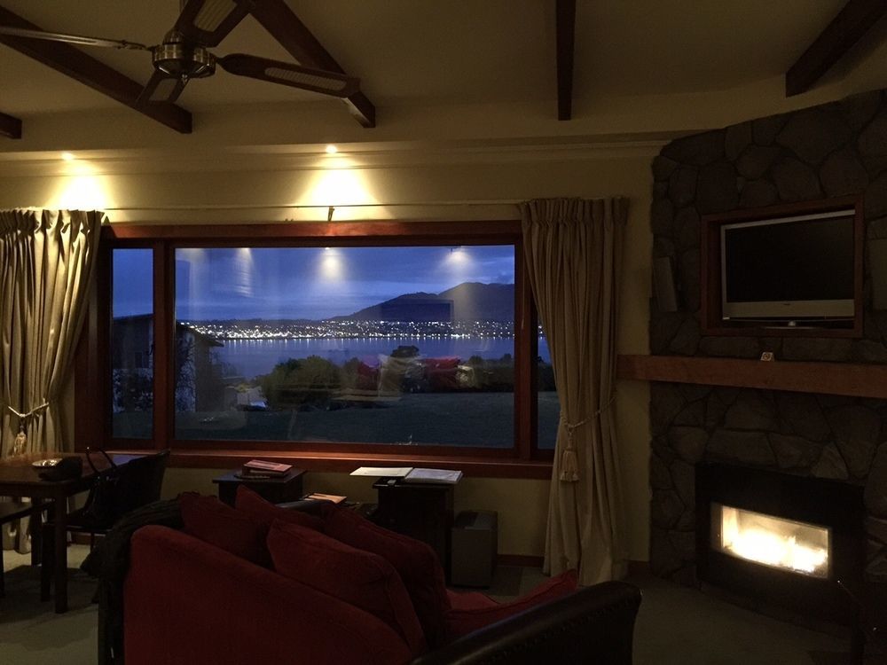 Tauhara Sunrise Lodge Таупо Екстериор снимка