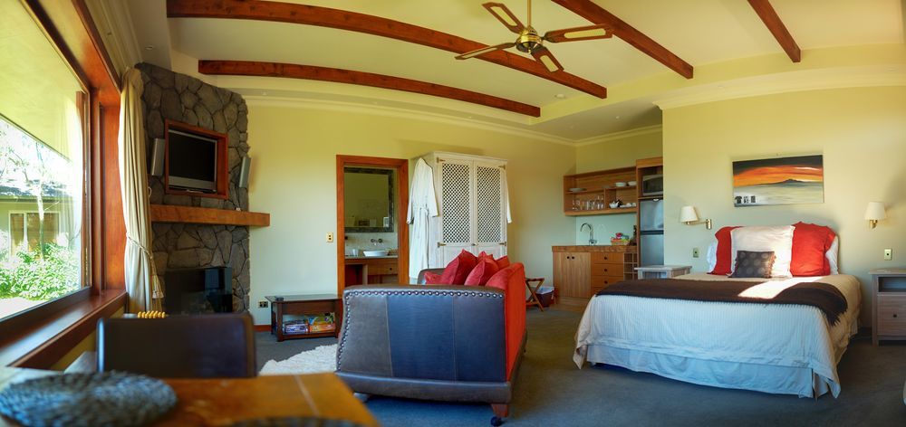 Tauhara Sunrise Lodge Таупо Екстериор снимка