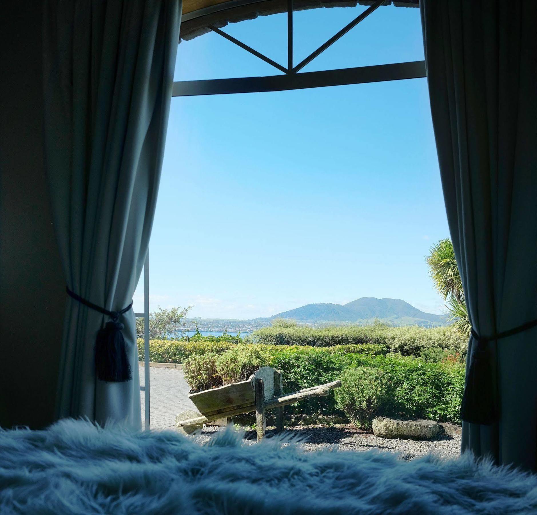 Tauhara Sunrise Lodge Таупо Екстериор снимка