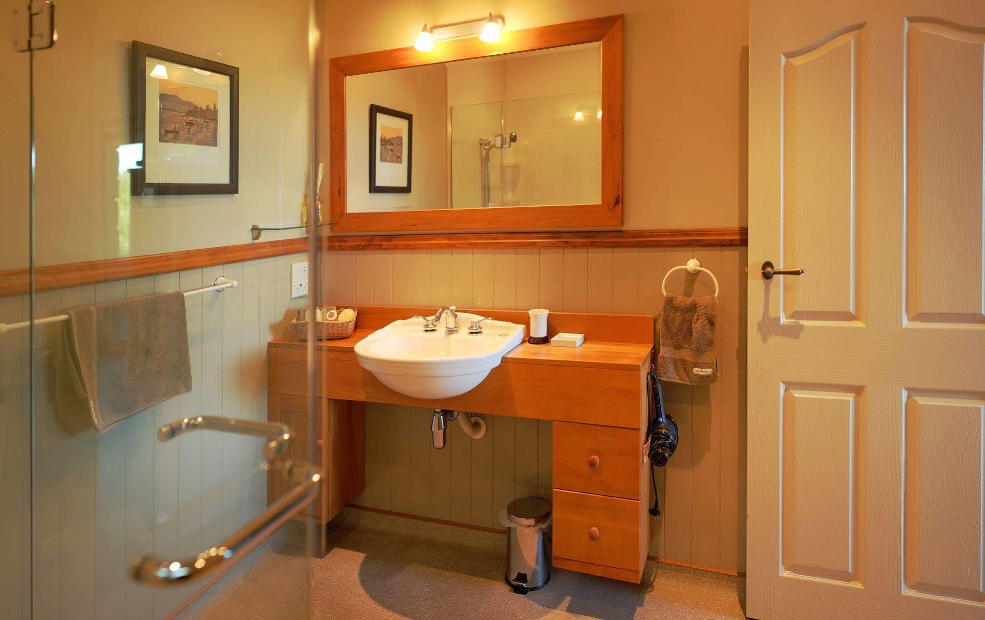 Tauhara Sunrise Lodge Таупо Екстериор снимка