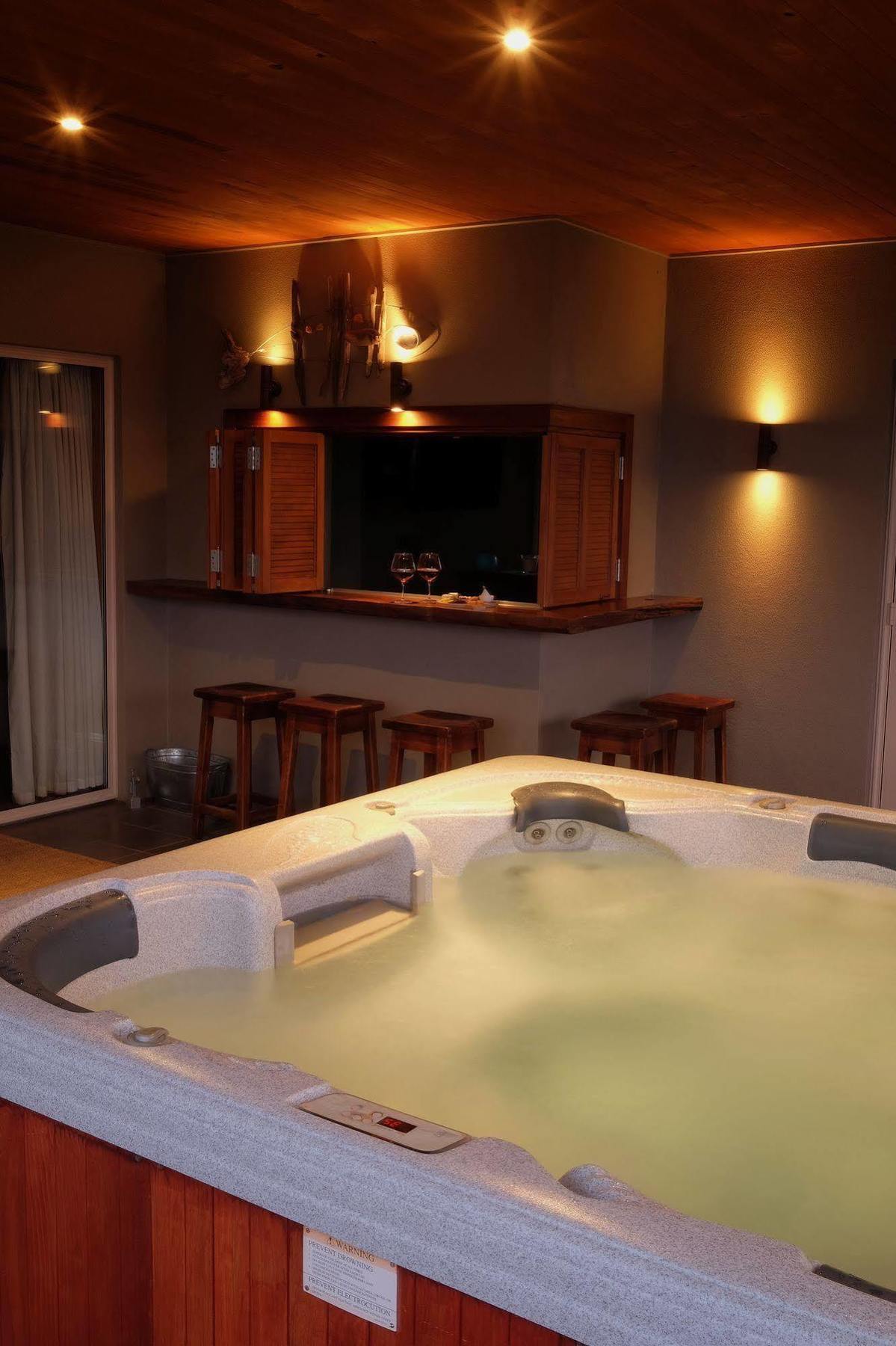 Tauhara Sunrise Lodge Таупо Екстериор снимка